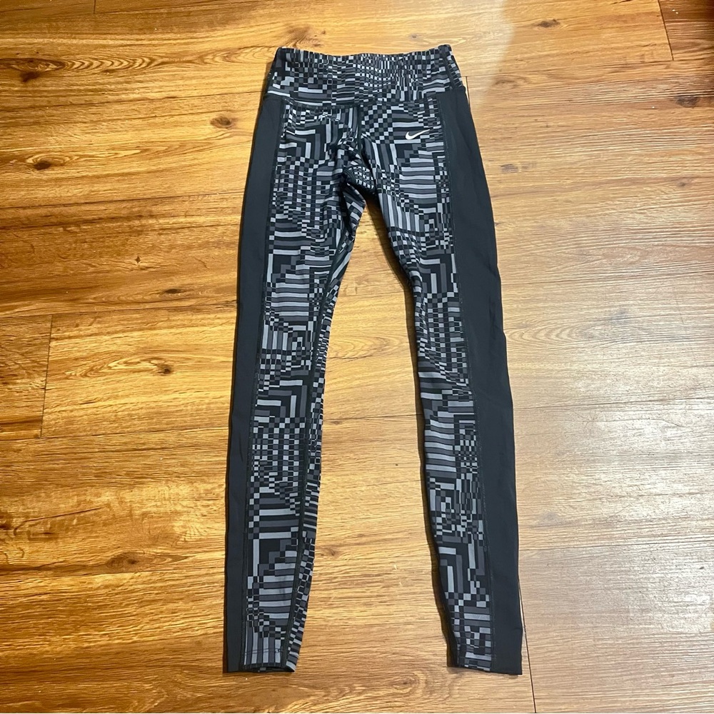 Nike Drifit Black and Gray Patterned Running Leggings